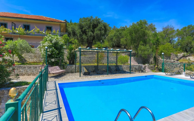 Antigoni Villa Tria in Longos