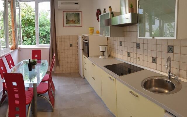 Mila - 80 m From the Beach - A1