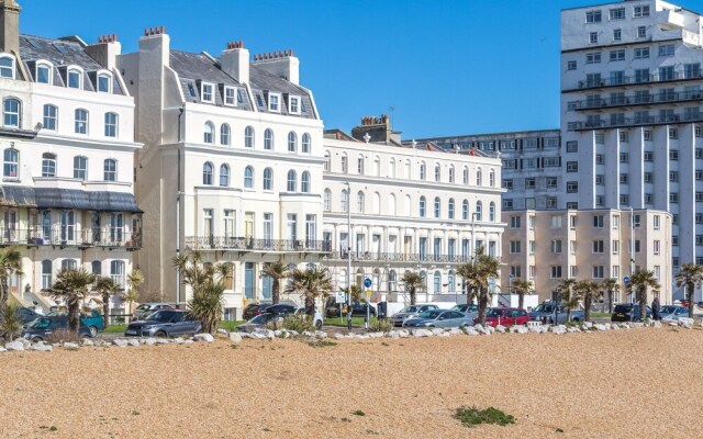 Lovely Apartment Near Town Center