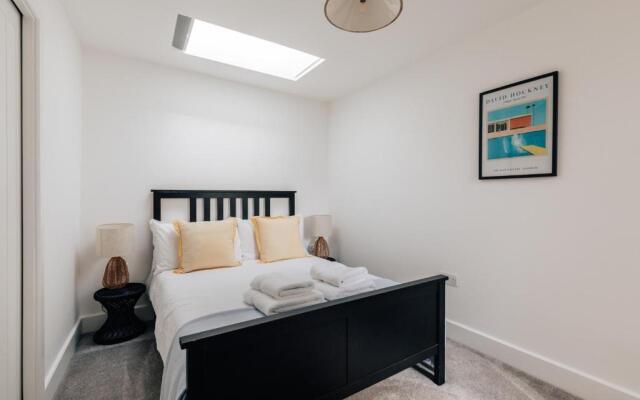 Redland Stay In Bespoke Home 2 of 2