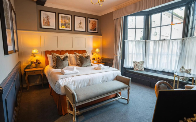 Salisbury Arms Hotel