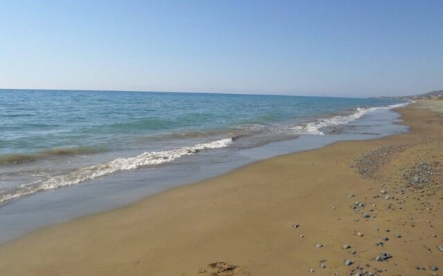 Blue - Beach Front Spectacular Villa Sleeps 10