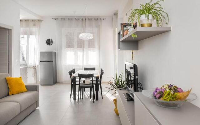 Civico40 Luminoso appartamento con balconi e garage privato