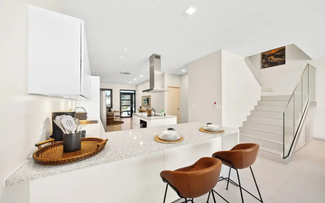 Catalina Residence Apt 3 - L.g. Smith Boulevard 546-j