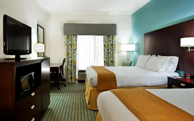 Holiday Inn Express And Suites Picayune