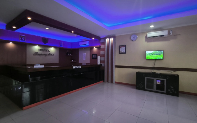 OYO 91036 Hotel Simpang Lima Gkpri