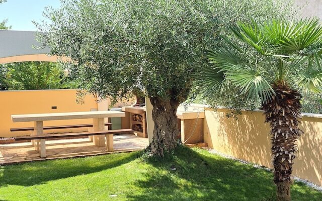 Viktorov Comfortable 2-bed Apartment