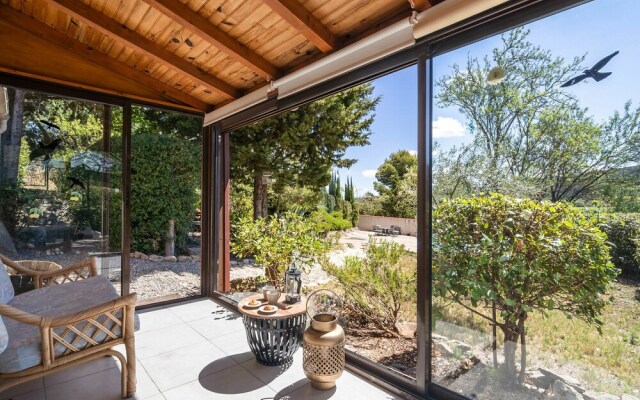 Huge Villa in Montbrun-des-corbières With Swimming Pool