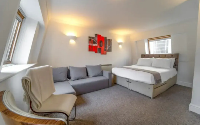 Piccadilly Circus Apartments