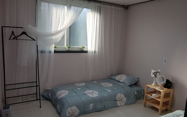 We Home Guesthouse - Hostel