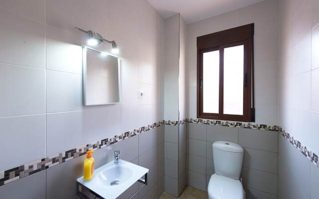 Villa - 12 Bedrooms with Pool and WiFi - 104971