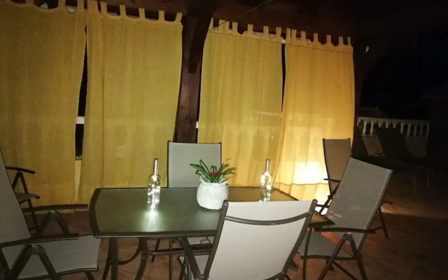 Lovely Holiday Home in Aigues With Private Swimming Pool