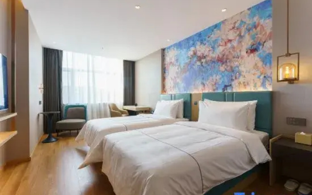 Magnotel Hotel (Jinzhou Linghai Jiuhuashan Park)