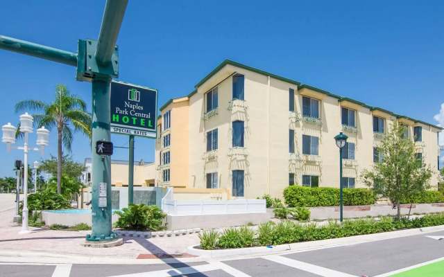 Naples Park Central Hotel