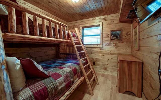 Rocky Top Lodge - Six Bedroom Cabin