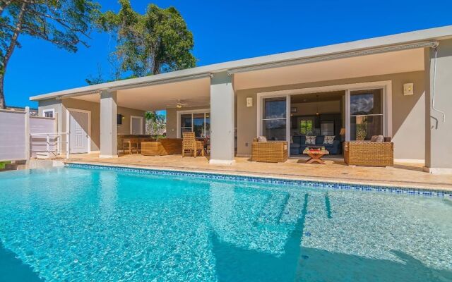 Magnificent Mid-century Mini Mansion