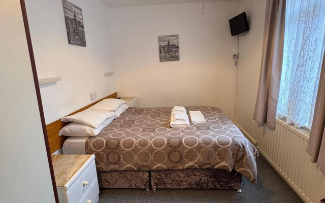 OYO Delton Hotel Blackpool Pleasure Beach