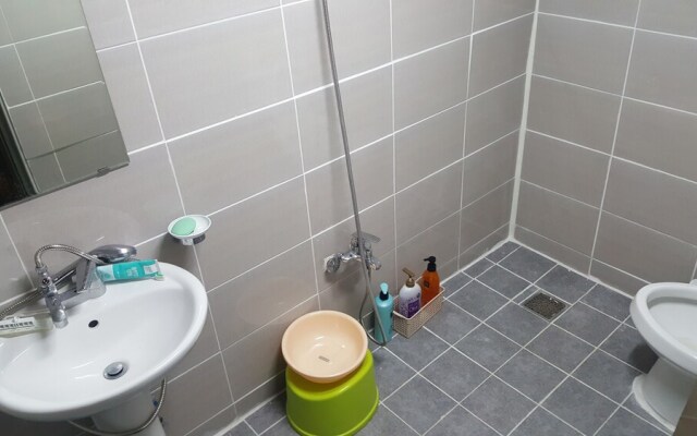 Centurial House - Hostel