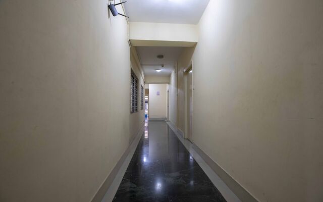 The Salvation Army Red  Shield Guest House - Hostel