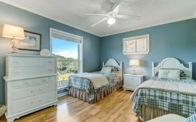 Redecorated Pet Friendly Home by RedAwning