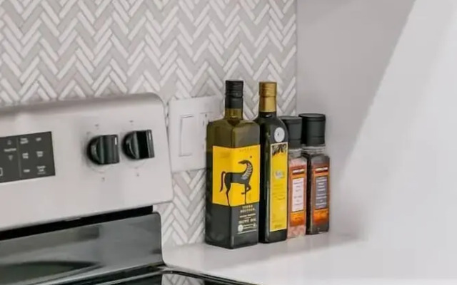 Cool and Comfortable 2 Bedroom Den