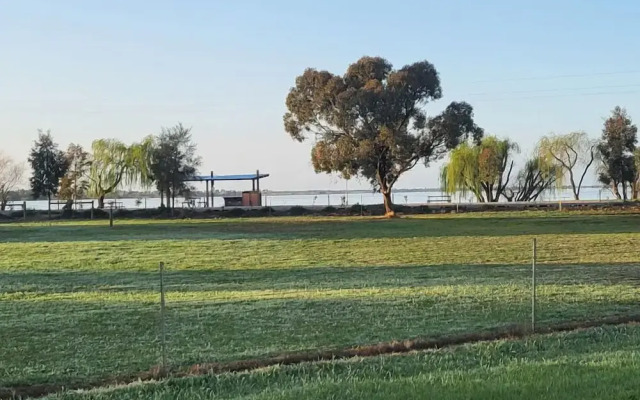 Kangaroo Lake Backpacker C & C Park