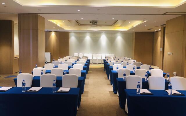 Holiday Inn Express Shanghai Zhenping by IHG