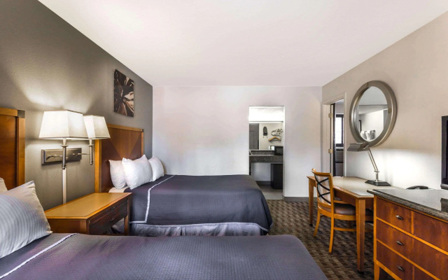 Howard Johnson Scottsdale