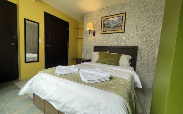 Hotel La Chimenea Casa De Piedad