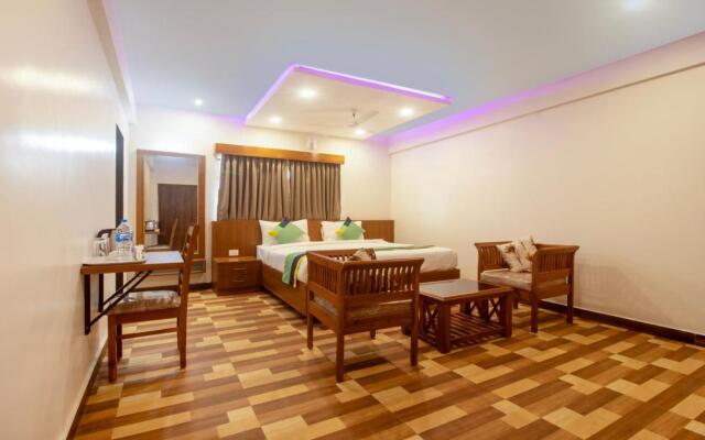 Treebo Elite Plaza, 700 Mtrs From Madikeri Fort