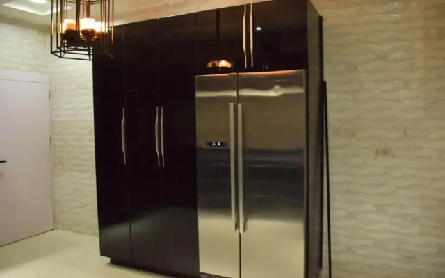 Grand Duplex Style 3 Bedroom Apartment