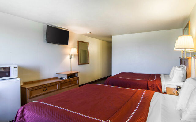 Rodeway Inn & Suites