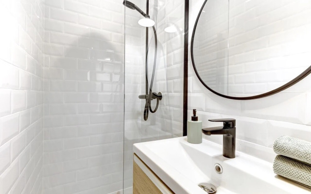 Chic 1BR by Eiffel Tower & Champ de Mars