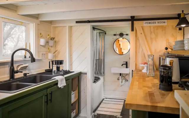 Oddfellow Inn & Farm