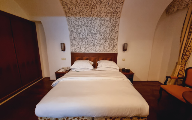 Grand Hotel Villa de France - Image 4