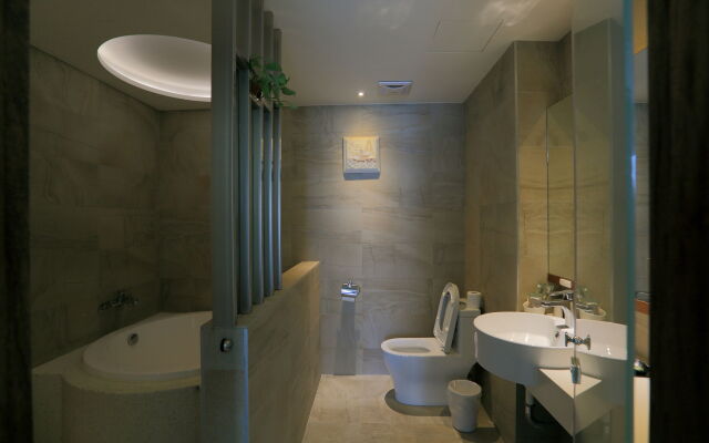 Station 100m B&B