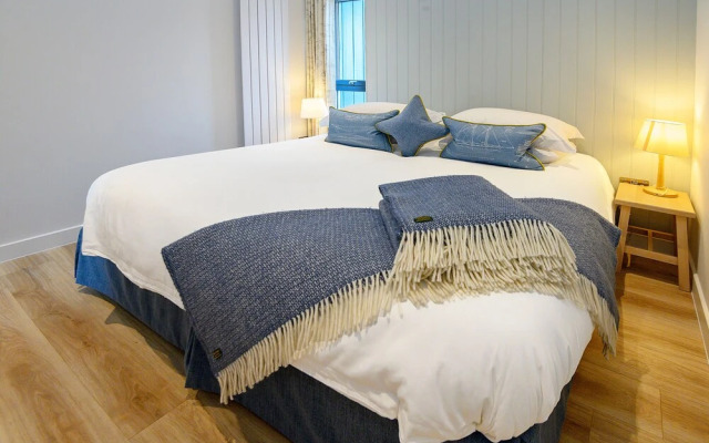 The Salt Lodge