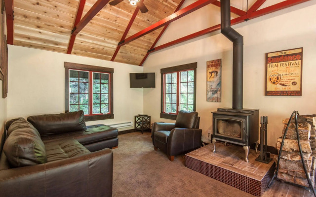 Hideaway Above The Stream