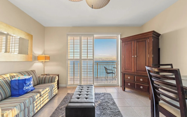 Beachfront Bliss Awaits: 2-bed, 2-bath Condo at Sterling Reef - Sleeps 6!