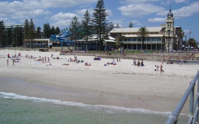 Glenelg Sea-Breeze