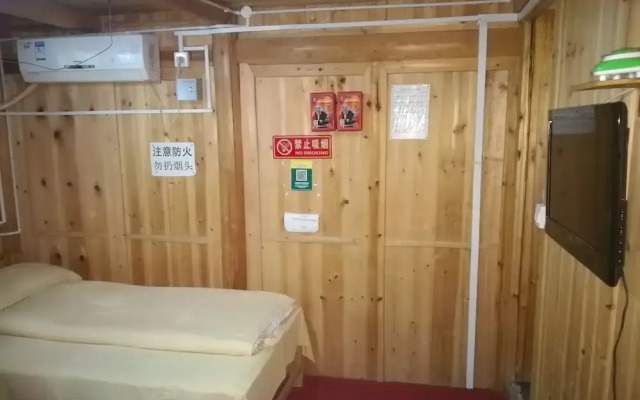 Spring Orchid Youth Hotel