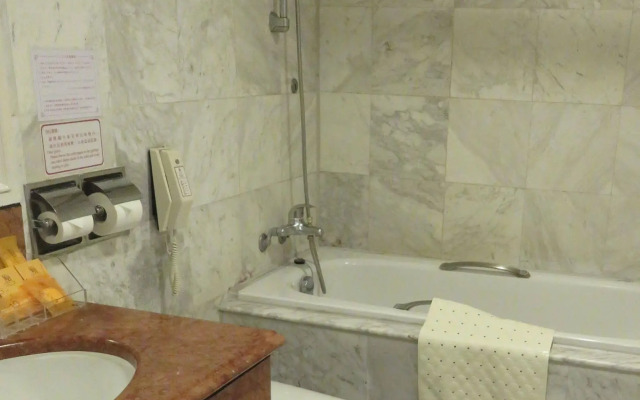 Crystal Plaza Hotel Kaohsiung