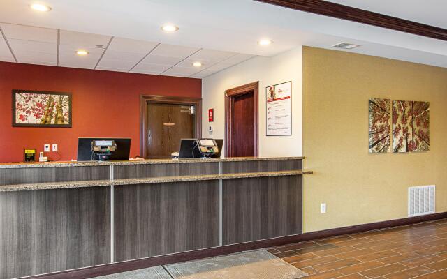 Red Roof Inn & Suites Omaha - Council Bluffs