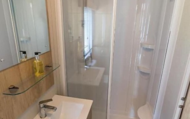 Rosedale Lakeside Lodge