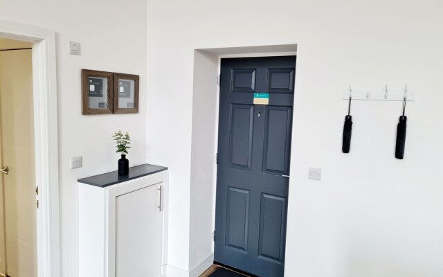 2-bed Apartment, Parking Including, Sleeps 4
