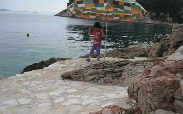 Deni - 70m From Beach - A1