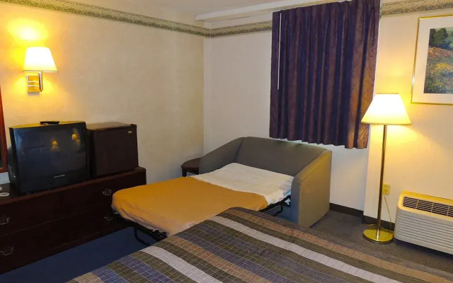 Budget Host Inn & Suites