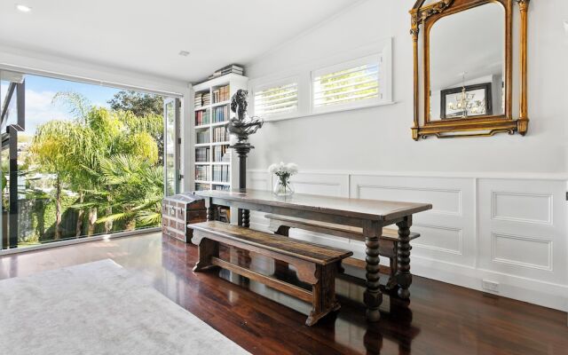 Freemans Bay Home by Urban Rest
