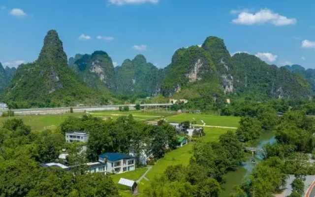 Mingshi Nali Hotel