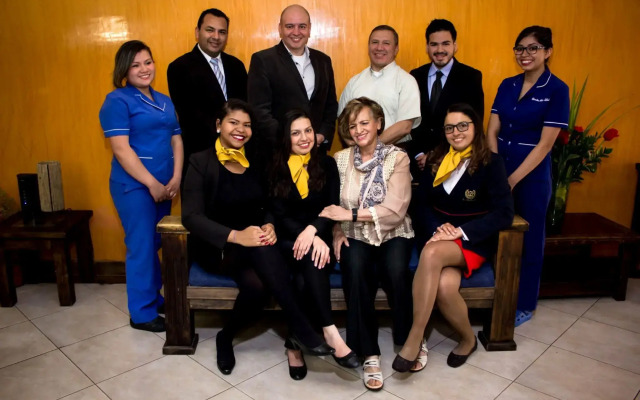 Charlies Place Hotel & Spa